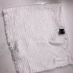 White tube crop top!